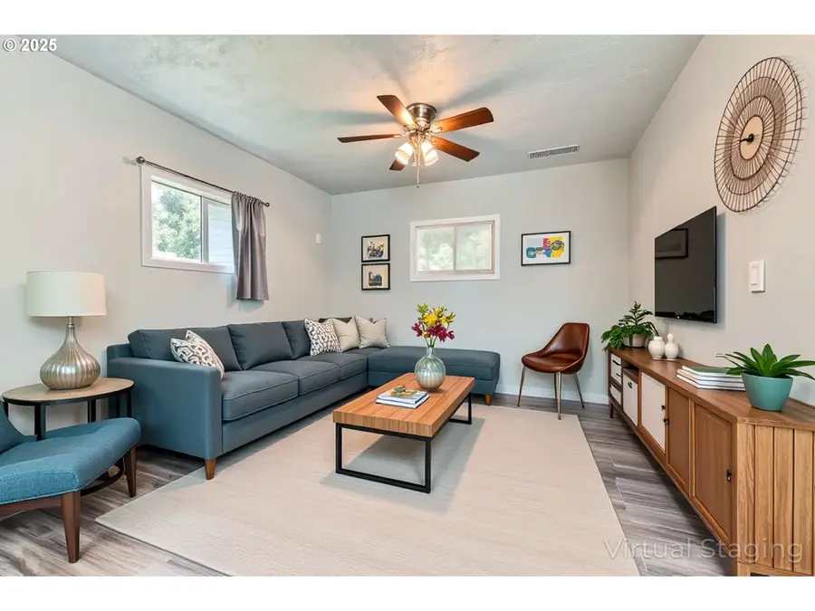 3209 SE 165th Pl, Portland, OR 97236 - Image #2