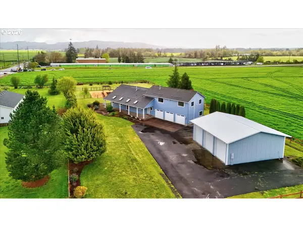 9864 Hoffman Rd, Monmouth, OR 97361