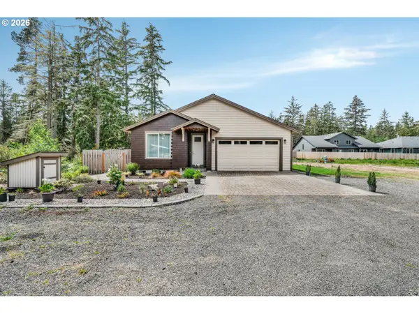 27905 V St, OceanPark, WA 98640