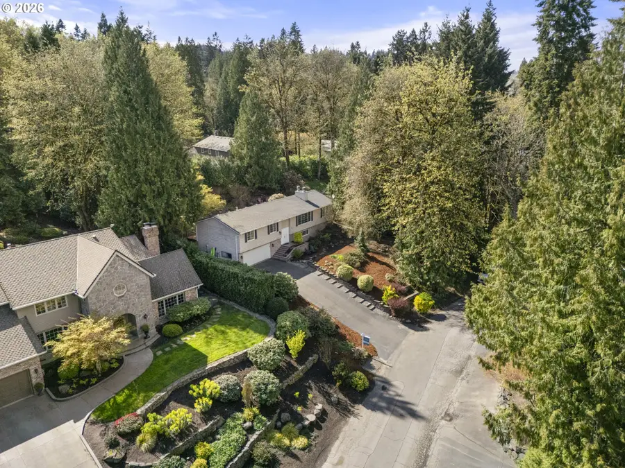 3972 Calaroga Dr, Northwest Clackamas, OR 97068 - #3