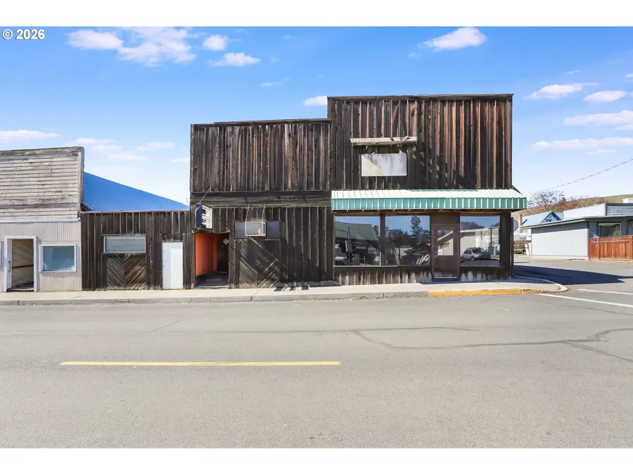 181 N Main St, Dufur, OR 97021 - #2