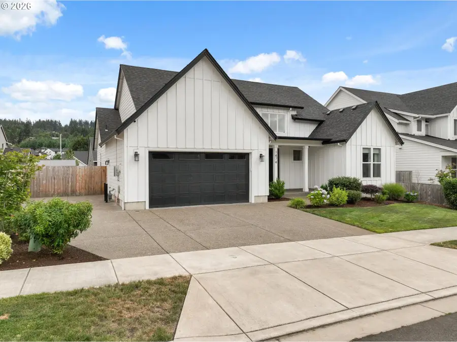 1474 Meadow Ave, Silverton, OR 97381 - #2