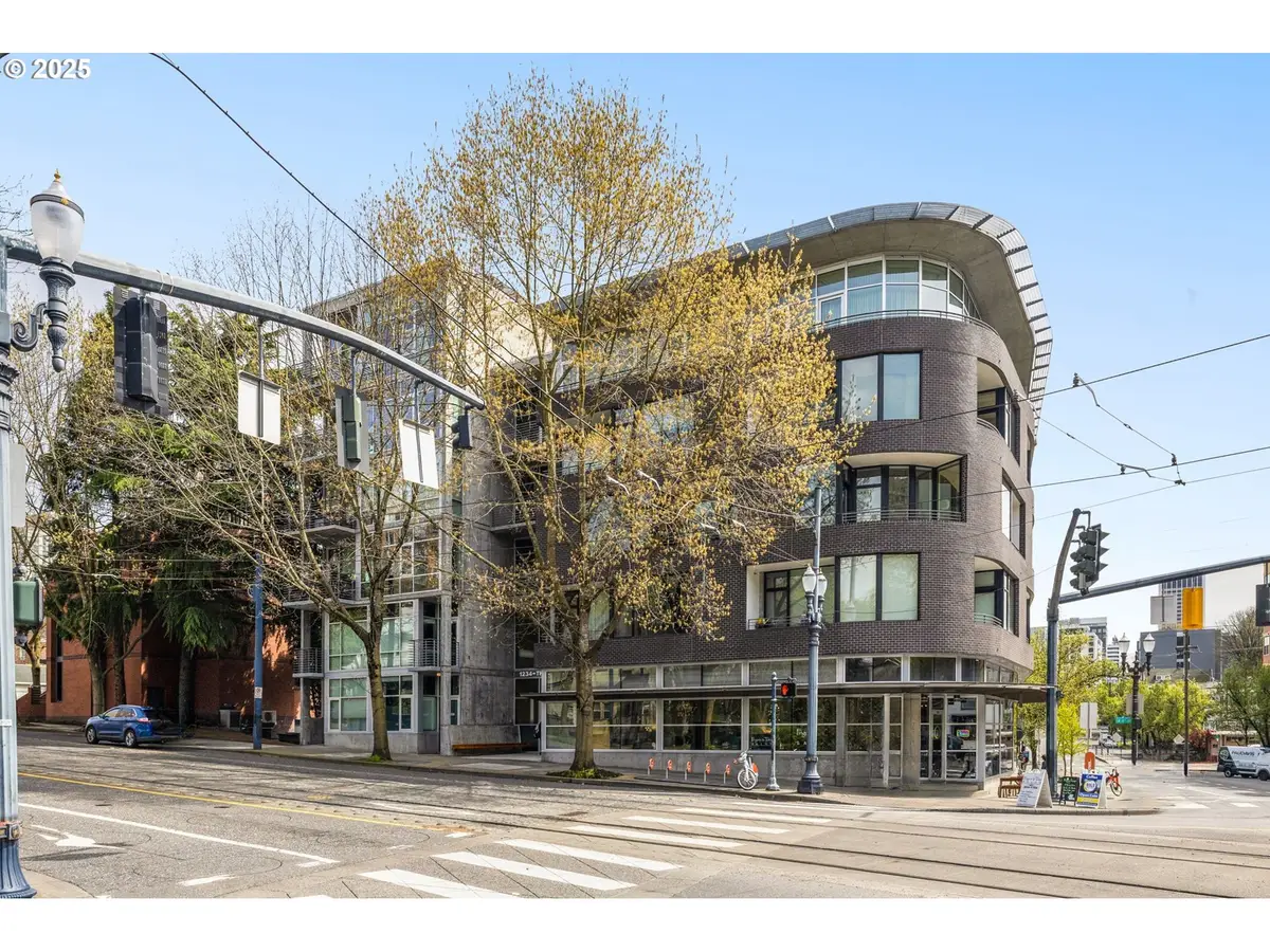 1234 SW 18th Ave #305, Portland, OR 97205 - Image #1