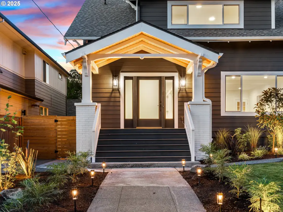 4323 SE Alder St, Portland, OR 97215 - Image #2