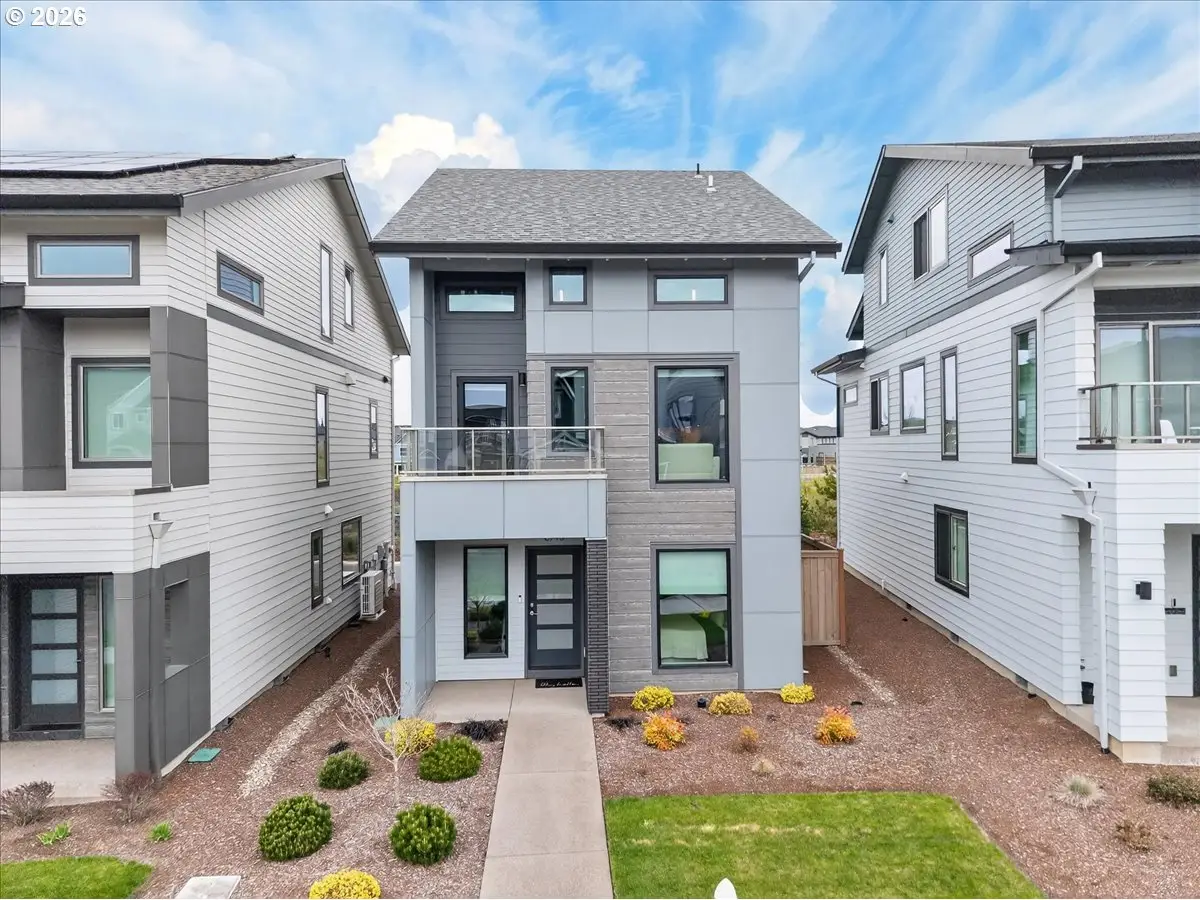 6745 SE Genrosa St, Hillsboro, OR 97123 - #1