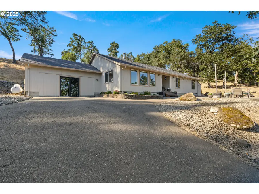 941 Colonial Rd, Roseburg, OR 97471 - Image #3