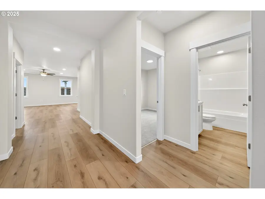 1142 SE Owyn Dr, Hermiston, OR 97838 - Image #3