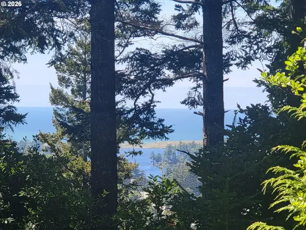 Dee Terrace #8, PortOrford, OR 97465