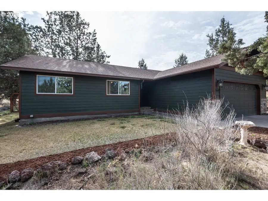 6446 NW Lynch Ln, Redmond, OR 97756 - #2