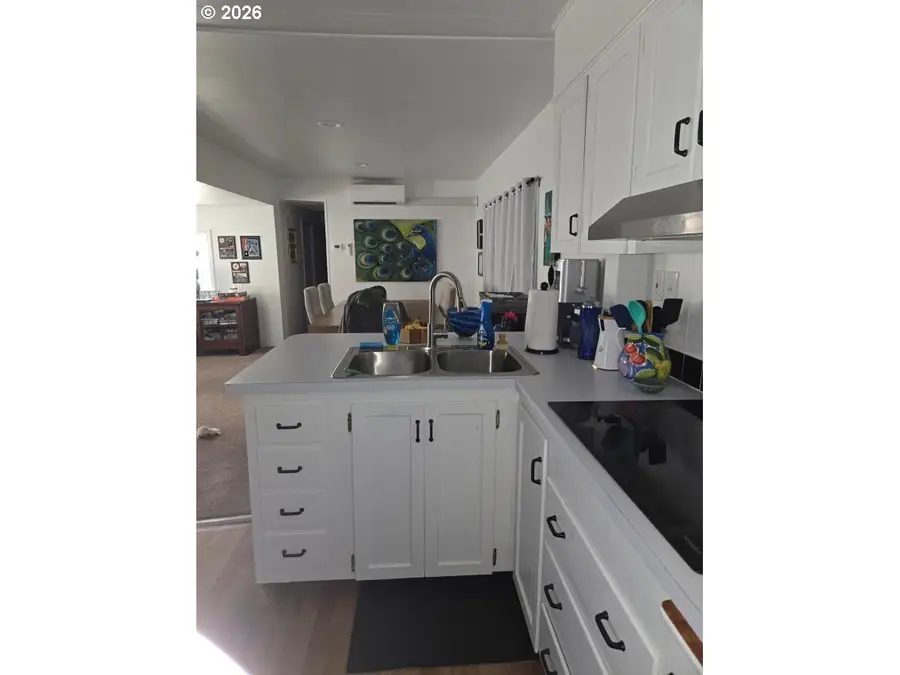 16901 SE Division St, Portland, OR 97236 - Image #2