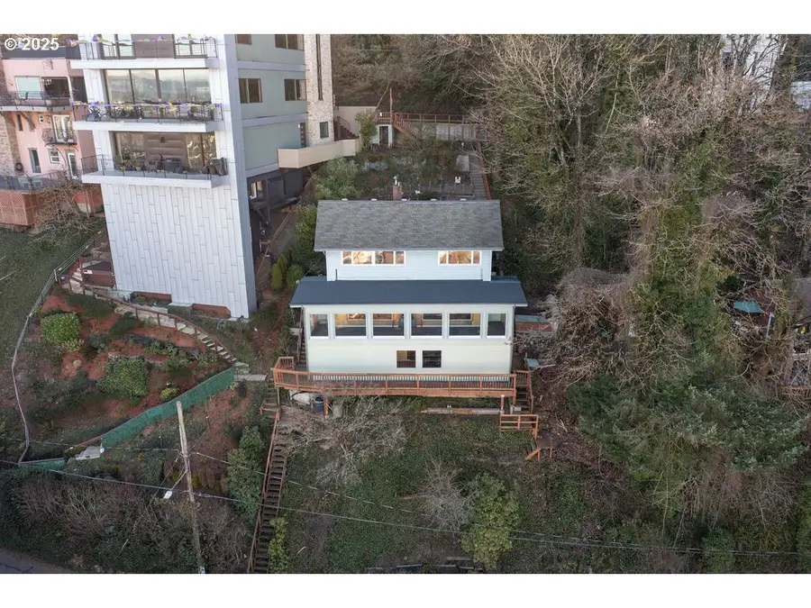 2604 SW Buckingham Ave, Portland, OR 97201 - Image #2