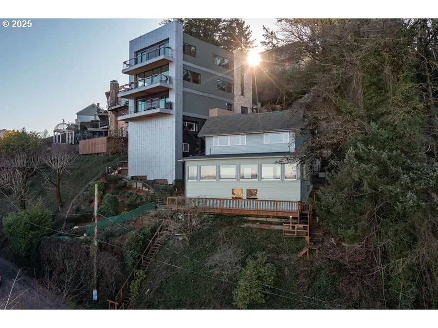 2604 SW Buckingham Ave, Portland, OR 97201 - Image #3