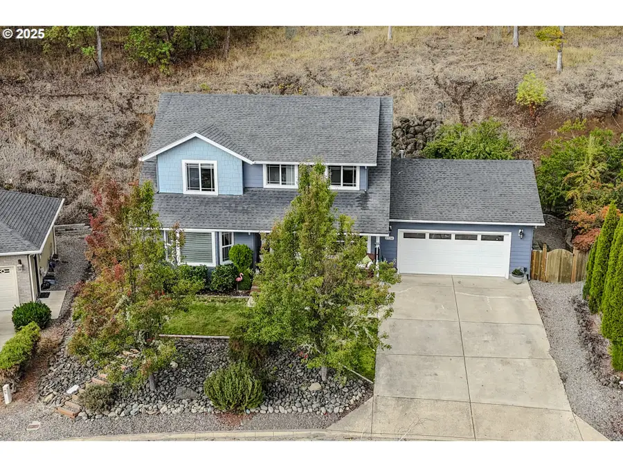 1734 NE Shale Ct, Roseburg, OR 97470 - Image #2