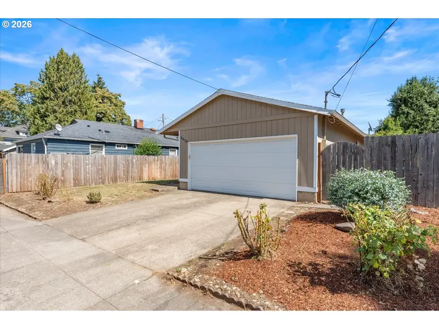 3918 SE 52nd Ave, Portland, OR 97206 - #2