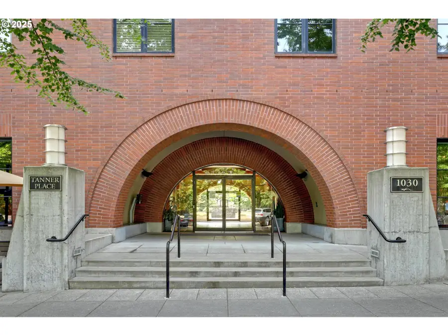 1030 NW Johnson St #521, Portland, OR 97209 - Image #2