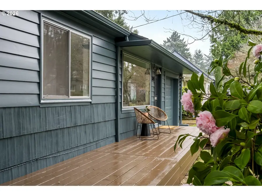 3715 SE Lexington St, Portland, OR 97202 - Image #2