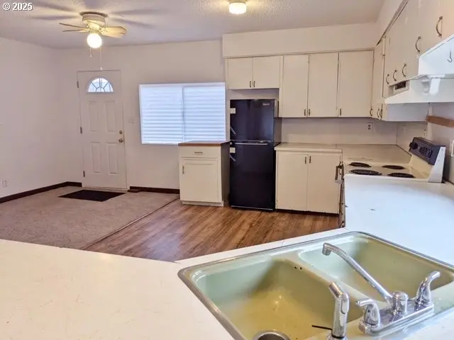 675 SE Keel Ave, Lincoln City, OR 97367 - #2