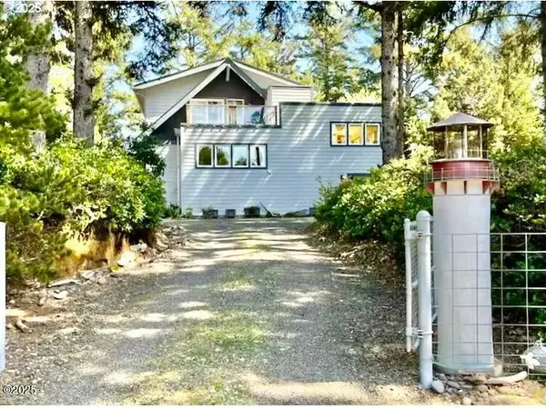 3512 Highway 101, Yachats, OR 97498