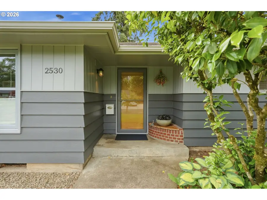 2530 Sharon Way, Eugene, OR 97401 - #2