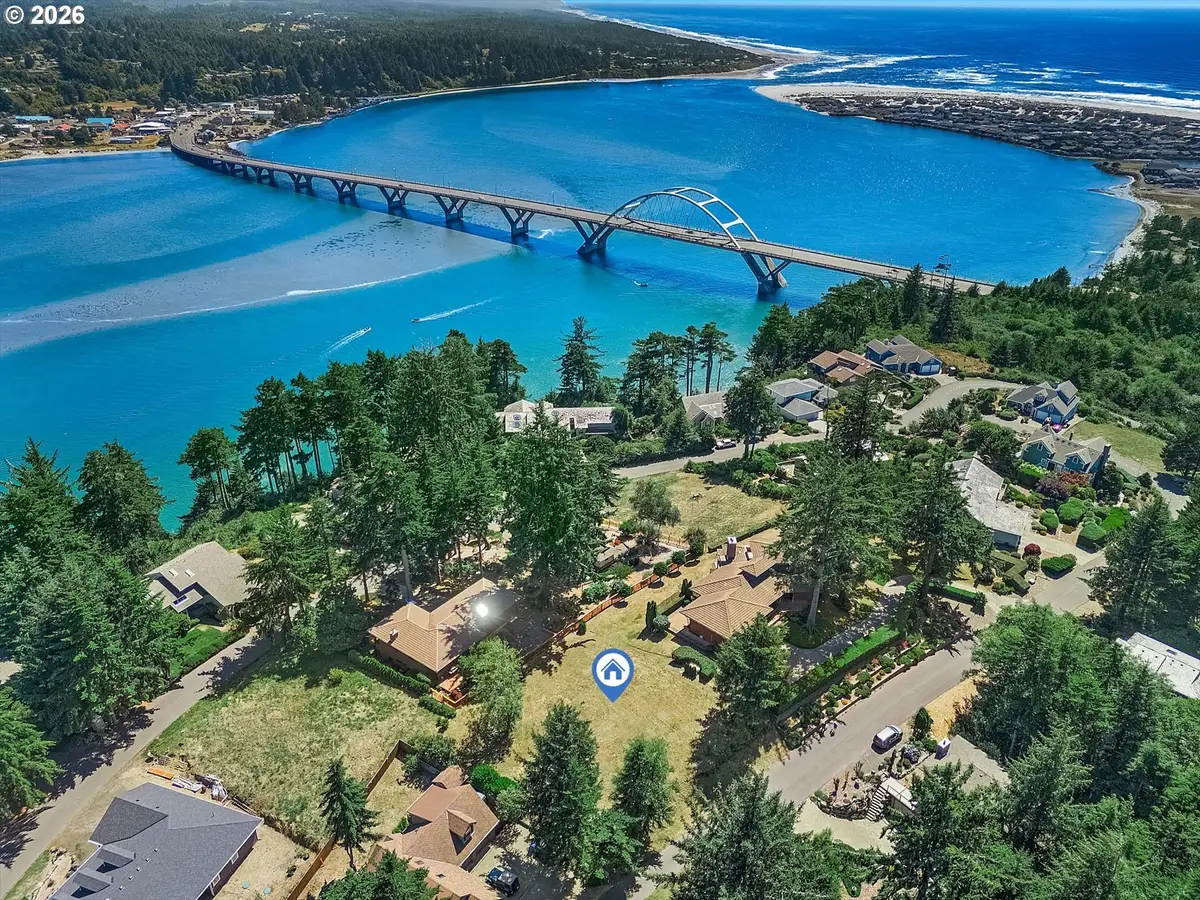 825 NW Highland Cir, Waldport, OR 97394 - #1