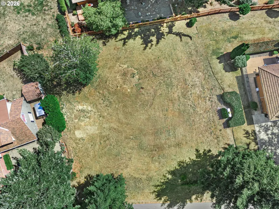 825 NW Highland Cir, Waldport, OR 97394 - #3