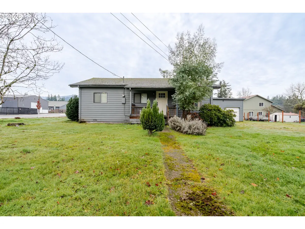 410 SW Broadway St, Mill City, OR 97360 - #1