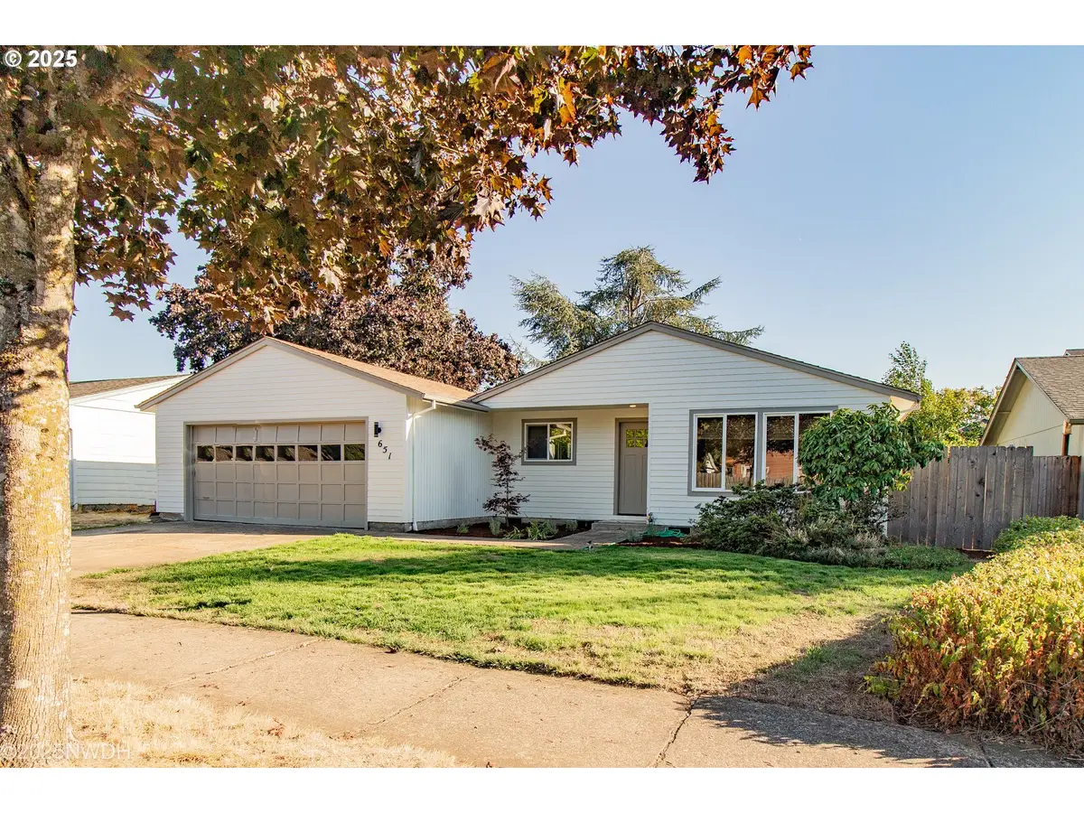 651 T St, Springfield, OR 97477 - Image #1