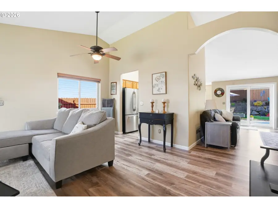 15068 Hiltonhead Ct, Oregon City, OR 97045 - #3