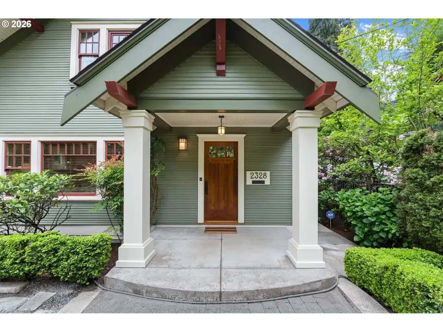 2328 SW Broadway Dr, Portland, OR 97201 - #3