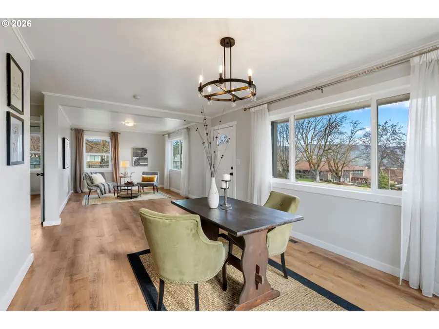 1612 W 10th St, The Dalles, OR 97058 - #2