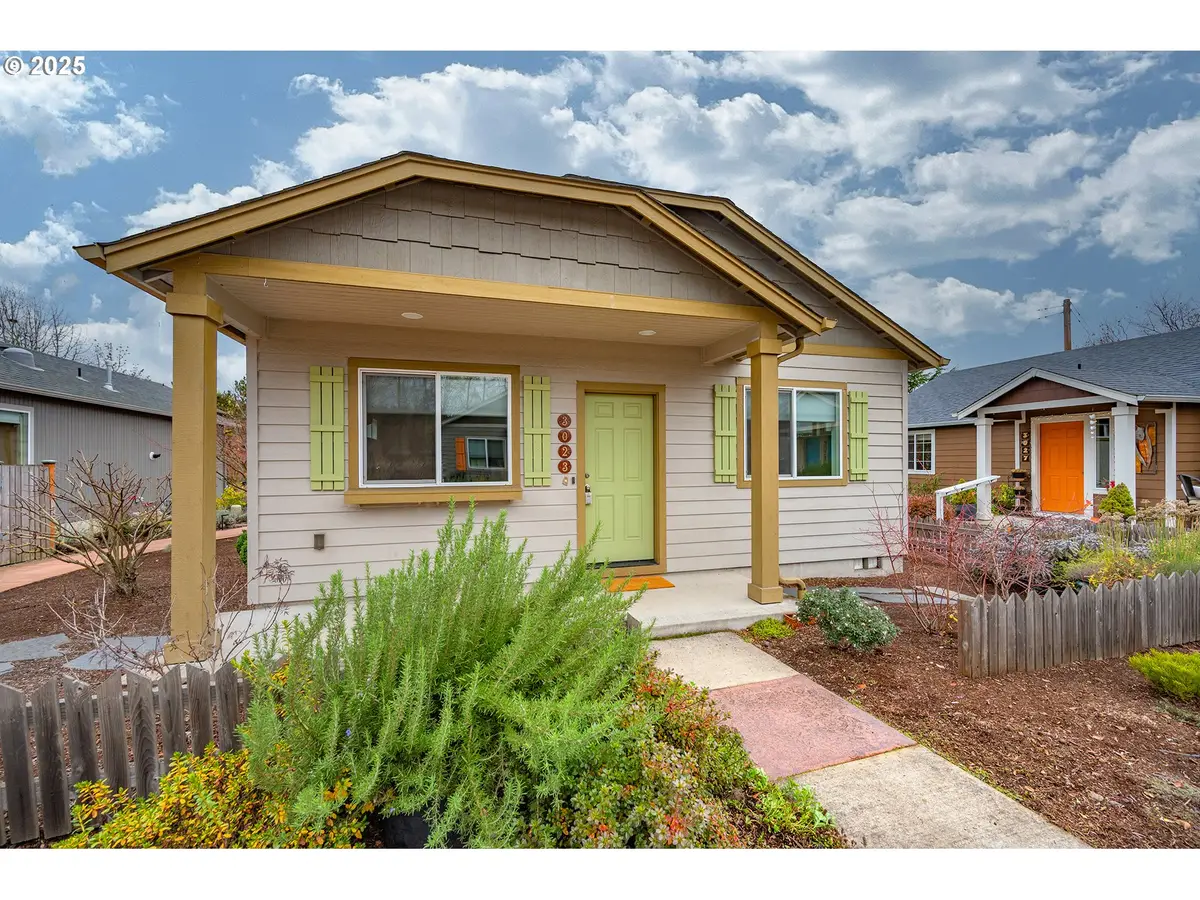 3023 Hummingbird Ln, Eugene, OR 97405 - Image #1