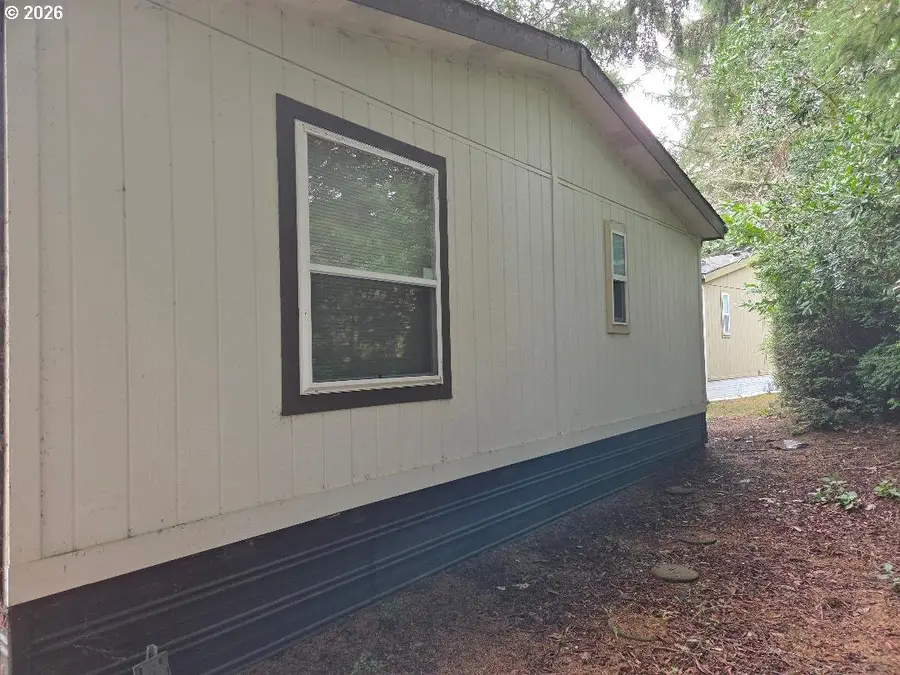 530 Shorepines Pl, Coos Bay, OR 97420 - #3