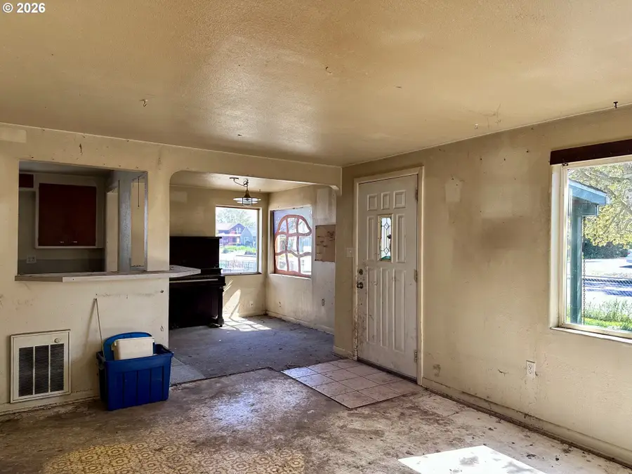 4641 Royal Ave, Eugene, OR 97402 - #2