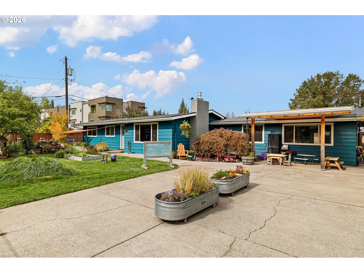 2747 Bailey Ln, Eugene, OR 97401 - #1