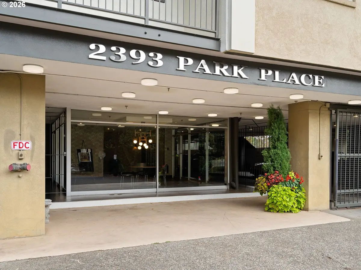 2393 SW Park Pl #112, Portland, OR 97205 - #1
