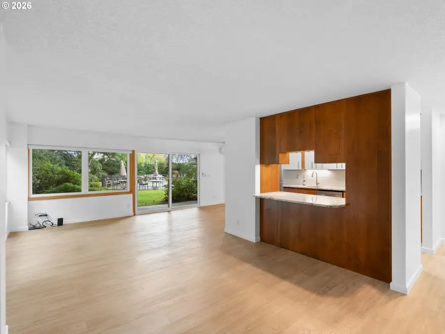 2393 SW Park Pl #112, Portland, OR 97205 - #2