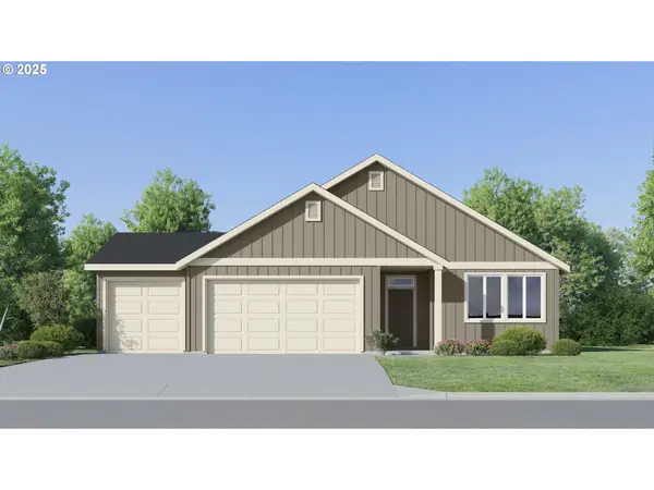 1118 Cardinal St, Woodburn, OR 97071