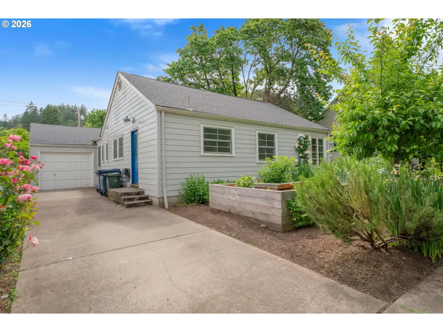 1865 Villard St, Eugene, OR 97403 - #3