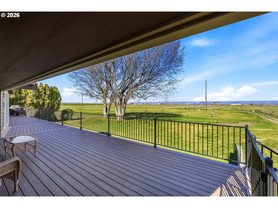 33317 Schulz Ln, Hermiston, OR 97838 - #3