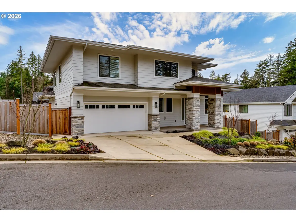 2082 Golfview Ct, Eugene, OR 97403 - #1