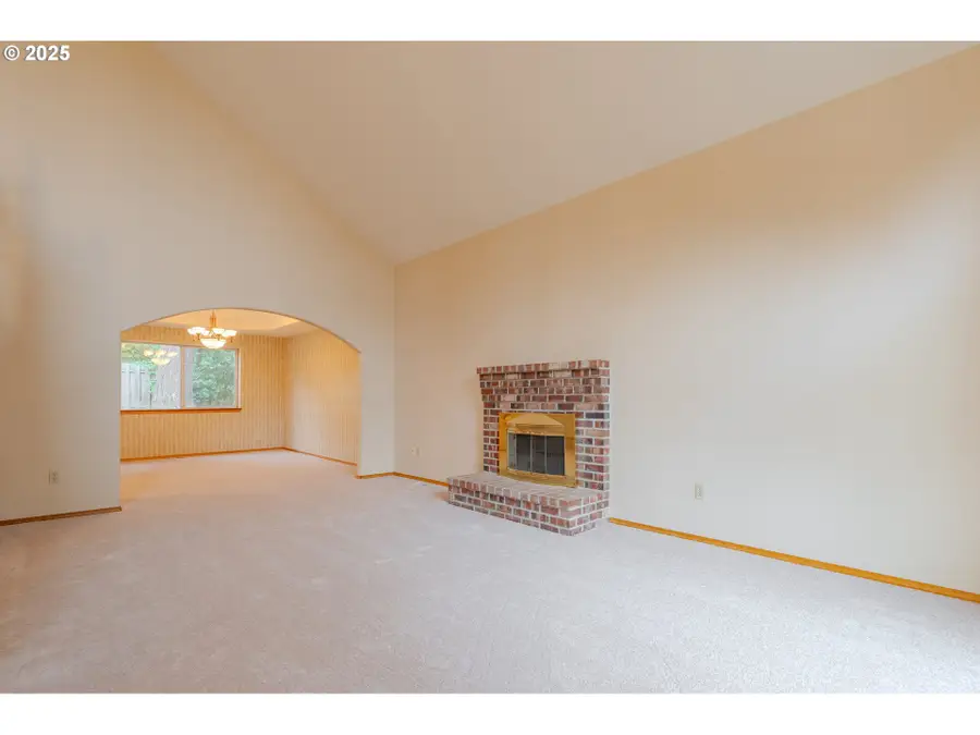 15245 SW Moraine Ct, Beaverton, OR 97007 - Image #2