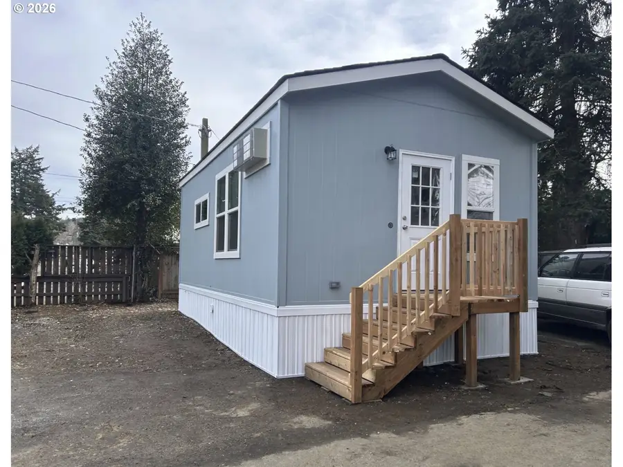8460 SE Clatsop St, Portland, OR 97086 - #3