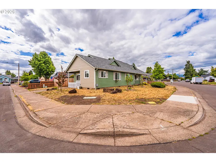 4096 S E St, Springfield, OR 97478 - #2