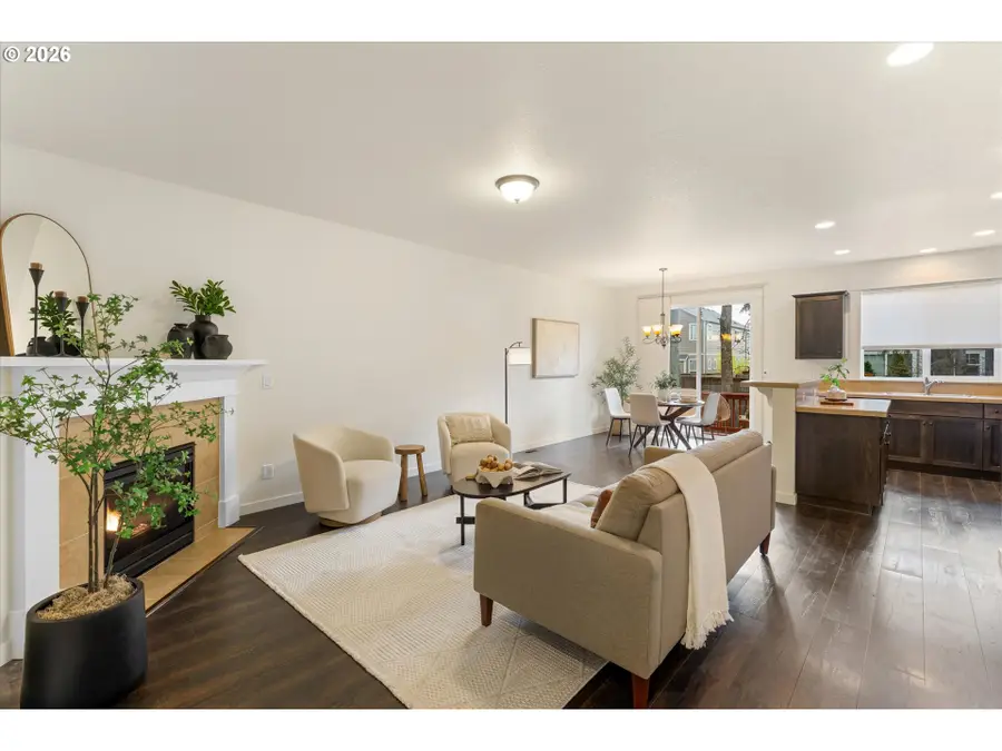 3027 SE Kingswood Ave, Hillsboro, OR 97123 - #3