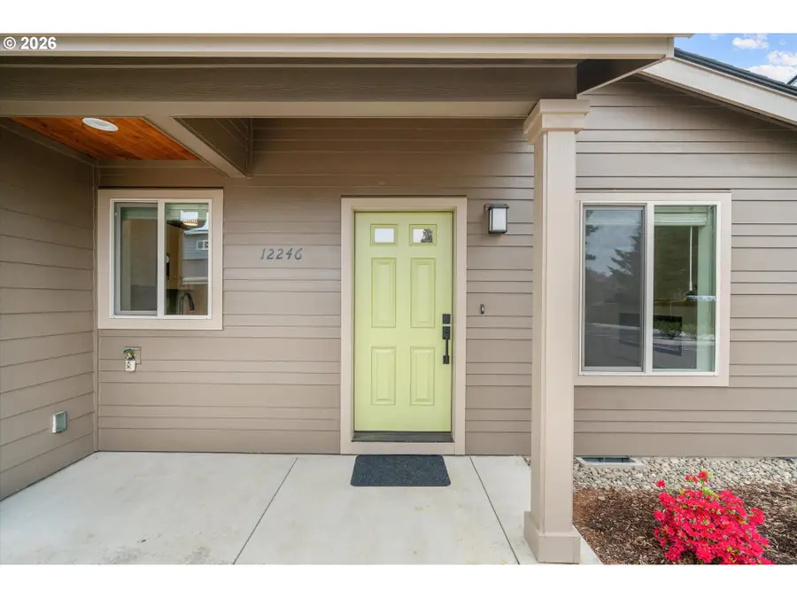12246 Meadowlawn Dr, Oregon City, OR 97045 - #3
