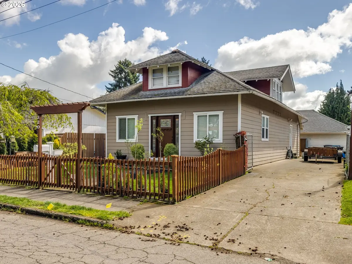 320 Gatch St, Woodburn, OR 97071 - #1