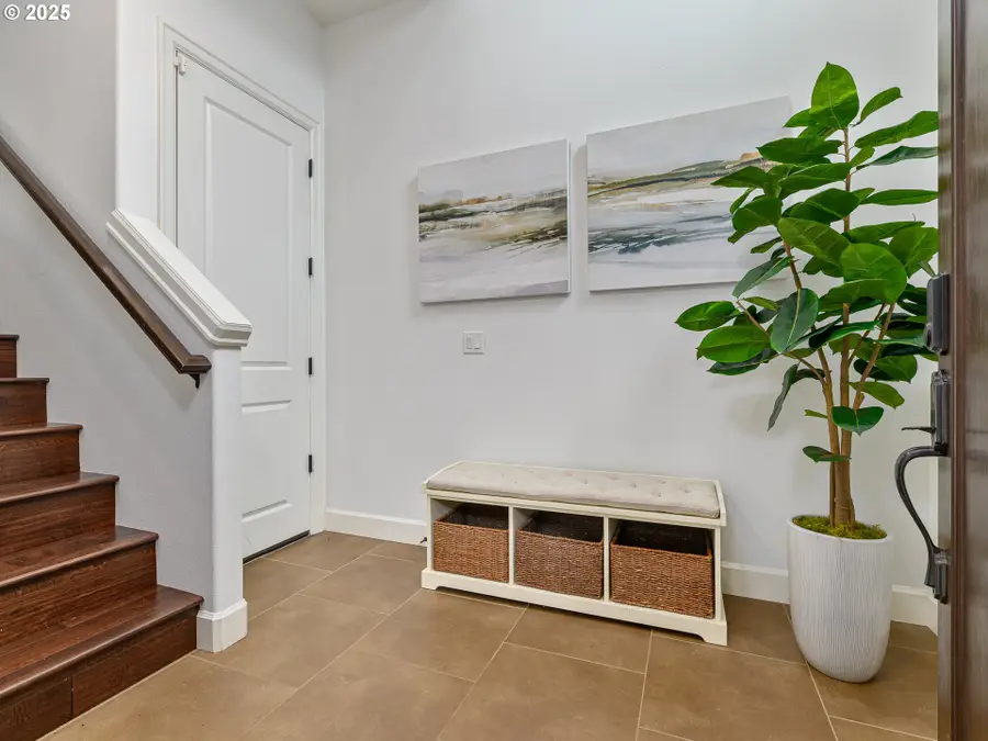 18706 Bryant Rd, Lake Oswego, OR 97034 - Image #2