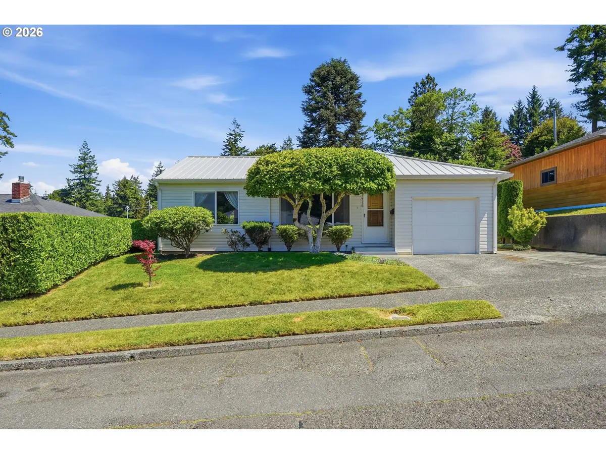 1716 Juniper Ave, Coos Bay, OR 97420 - #1