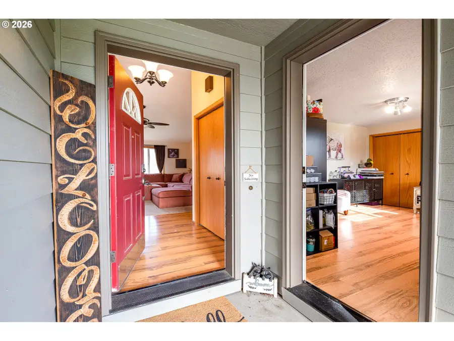 74 Sandalwood Loop, Creswell, OR 97426 - Image #2