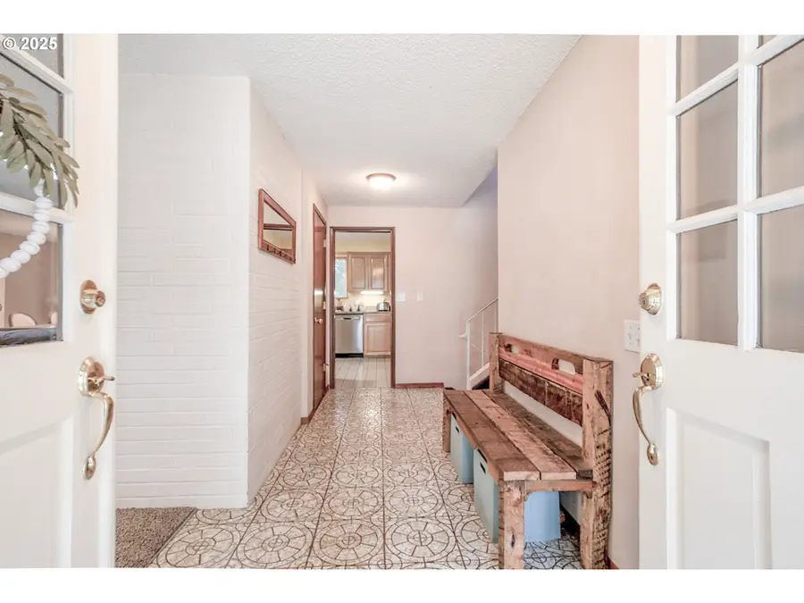 4845 Brookwood St, Eugene, OR 97405 - #3